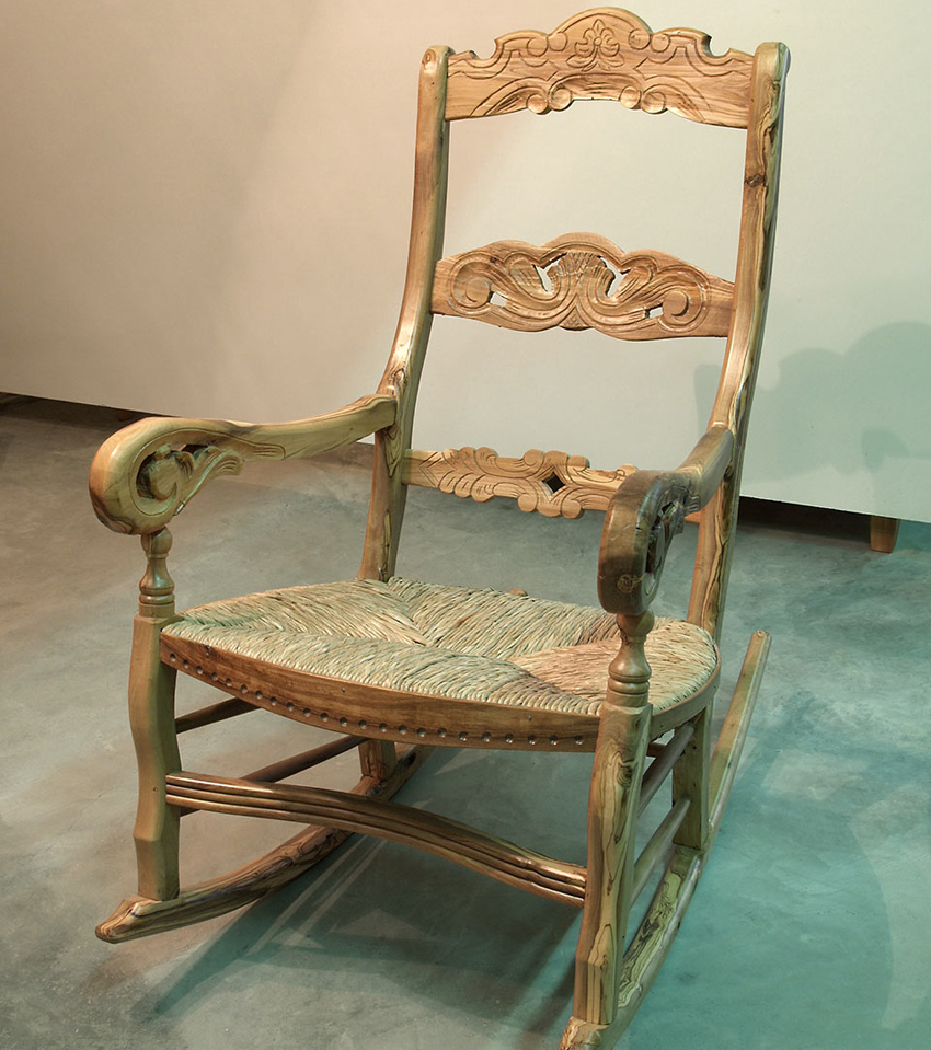 Mecedora de mimbre y olivo